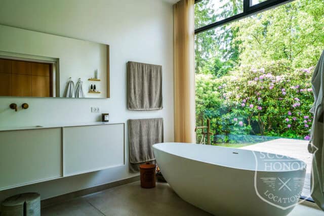 parcelhus snedkerkøkken badeværelse med udsigt stilfuld location denmark scoutshonor 39