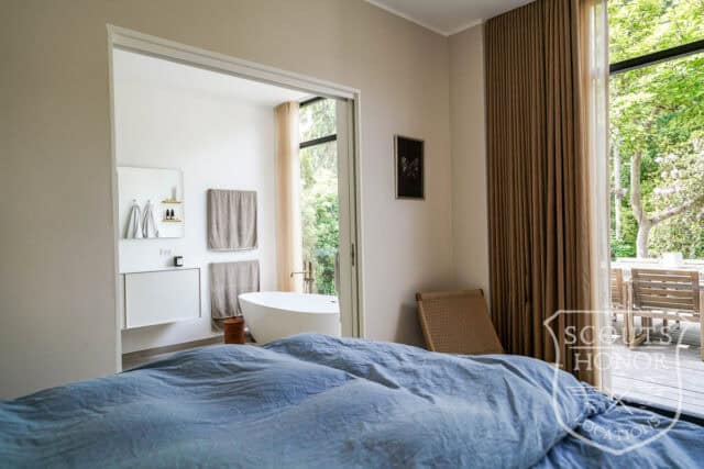 parcelhus snedkerkøkken badeværelse med udsigt stilfuld location denmark scoutshonor 40