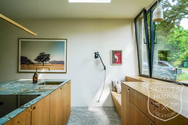 parcelhus snedkerkøkken badeværelse med udsigt stilfuld location denmark scoutshonor 64