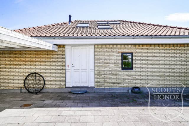 villa gule mursten trækøkken moderne location denmark scoutshonor 09