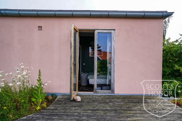 skåne träkök arkitektritad bungalow bohemisk location sweden scoutshonor 35