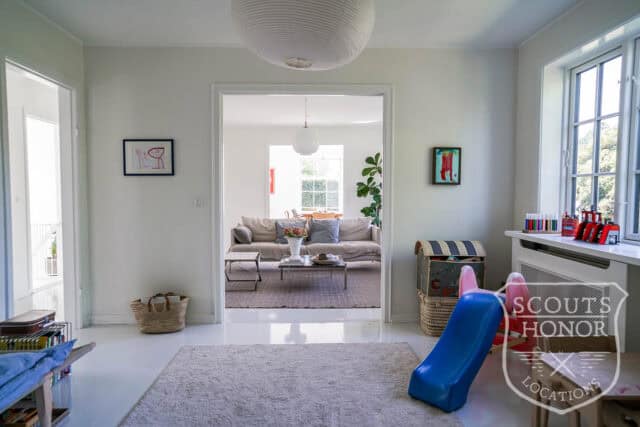 aarhus design villa hvidt køkken hjemmekontor location denmark scoutshonor 54