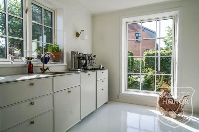 aarhus design villa hvidt køkken hjemmekontor location denmark scoutshonor 66