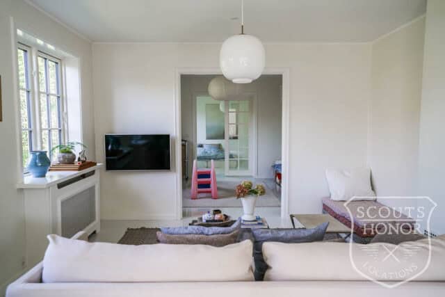 aarhus design villa hvidt køkken hjemmekontor location denmark scoutshonor 73