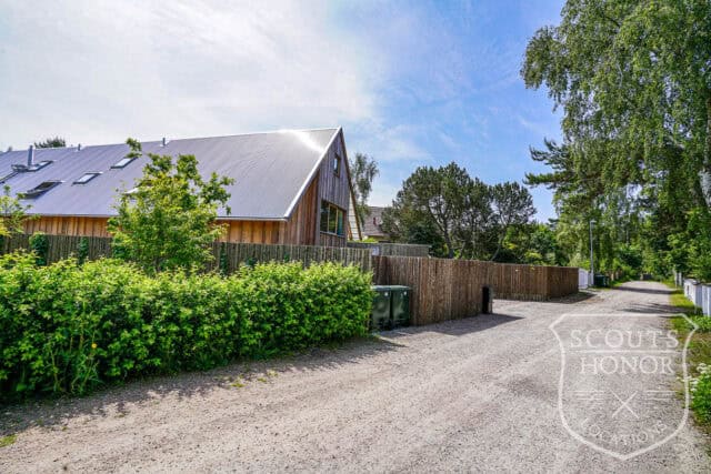 villa modern arkitektur skåne träbeklädnad grönt kök location sweden scoutshonor 002