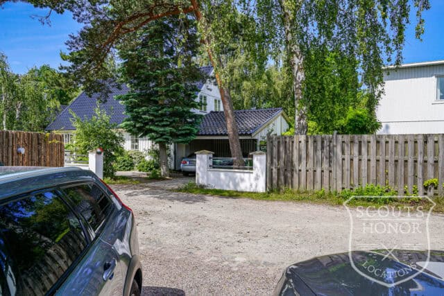 villa modern arkitektur skåne träbeklädnad grönt kök location sweden scoutshonor 003