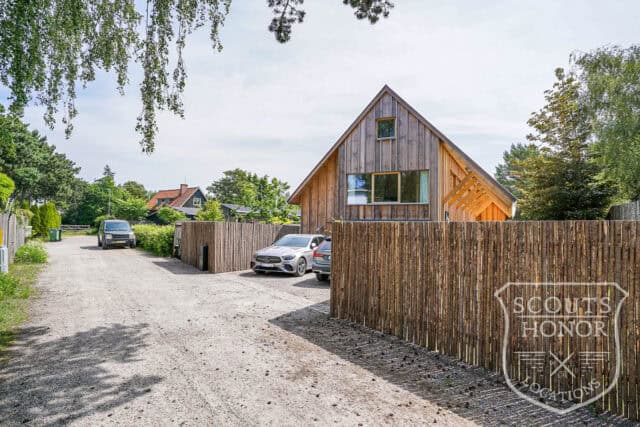 villa modern arkitektur skåne träbeklädnad grönt kök location sweden scoutshonor 005