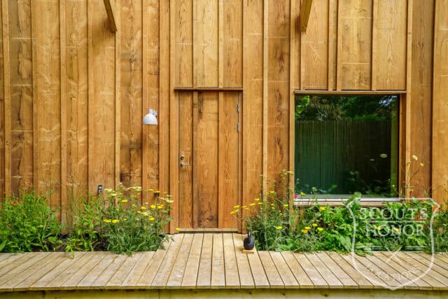 villa modern arkitektur skåne träbeklädnad grönt kök location sweden scoutshonor 009