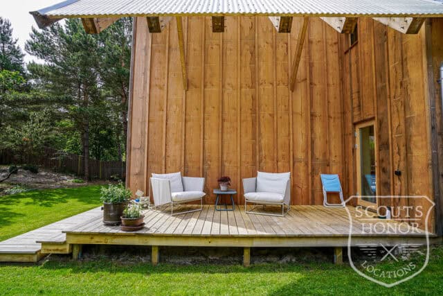 villa modern arkitektur skåne träbeklädnad grönt kök location sweden scoutshonor 022