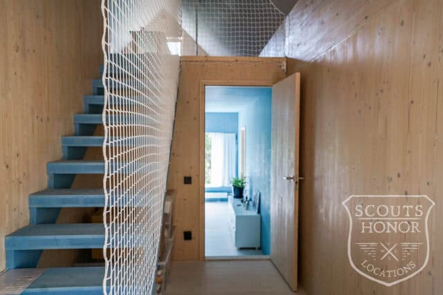 villa modern arkitektur skåne träbeklädnad grönt kök location sweden scoutshonor 045