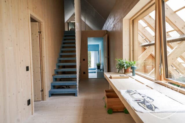 villa modern arkitektur skåne träbeklädnad grönt kök location sweden scoutshonor 050