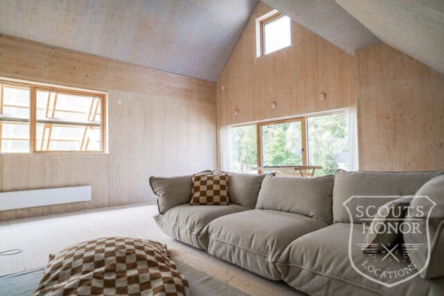 villa modern arkitektur skåne träbeklädnad grönt kök location sweden scoutshonor 058