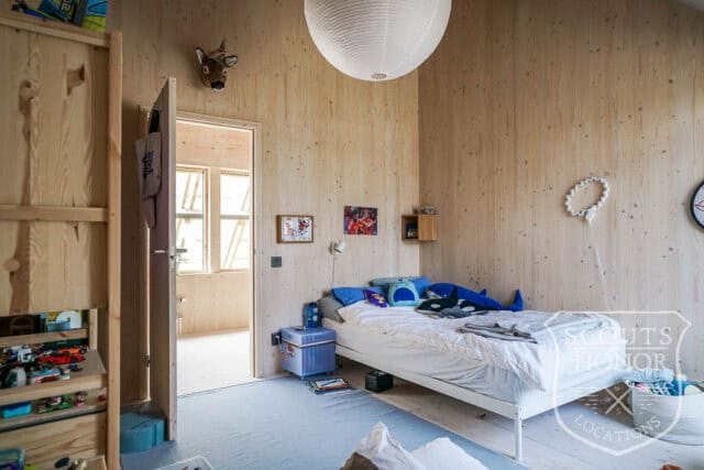 villa modern arkitektur skåne träbeklädnad grönt kök location sweden scoutshonor 064