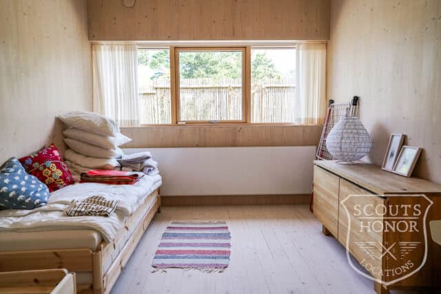 villa modern arkitektur skåne träbeklädnad grönt kök location sweden scoutshonor 073