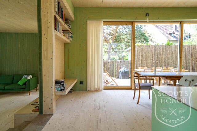 villa modern arkitektur skåne träbeklädnad grönt kök location sweden scoutshonor 089