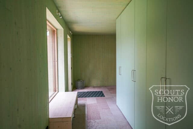 villa modern arkitektur skåne träbeklädnad grönt kök location sweden scoutshonor 097