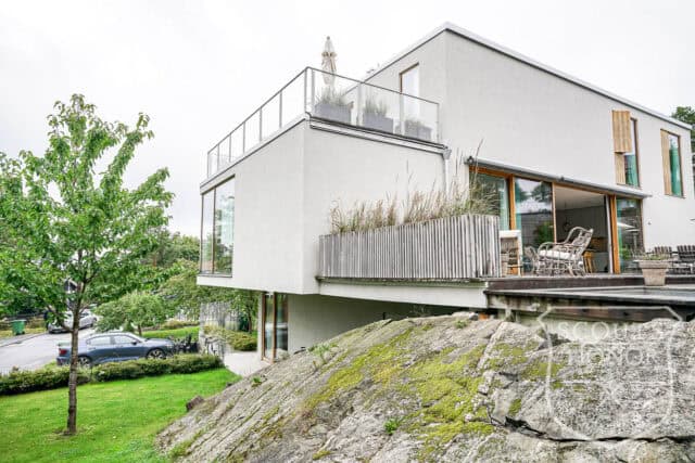 stockholm modern arkitektur klippor utomhuspool villa location sweden scoutshonor 019