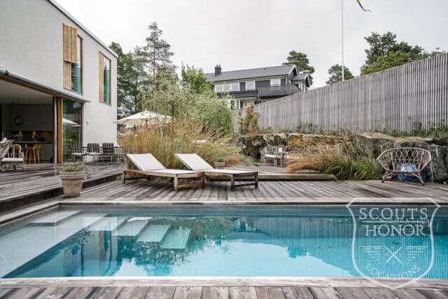 stockholm modern arkitektur klippor utomhuspool villa location sweden scoutshonor 020
