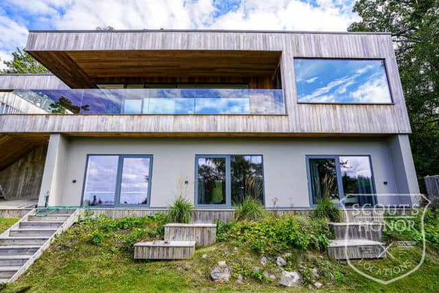 modern arkitektur träfasad utsikt mot natur pool stockholm location sweden scoutshonor 32