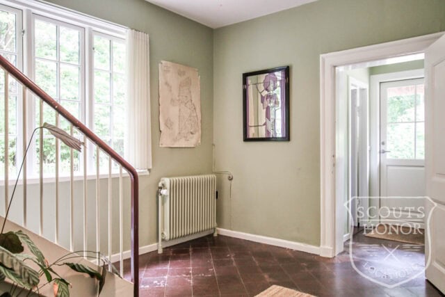 rødt hus stråtækt mødelokale i skoven nordsjælland location denmark scoutshonor 46