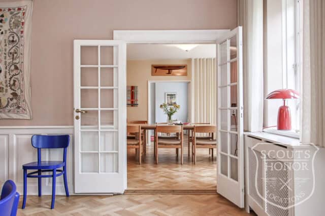 rødt hus stråtækt mødelokale i skoven nordsjælland location denmark scoutshonor 60