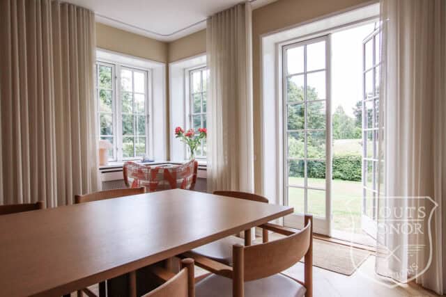 rødt hus stråtækt mødelokale i skoven nordsjælland location denmark scoutshonor 64