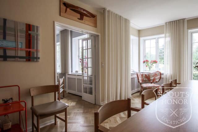 rødt hus stråtækt mødelokale i skoven nordsjælland location denmark scoutshonor 66