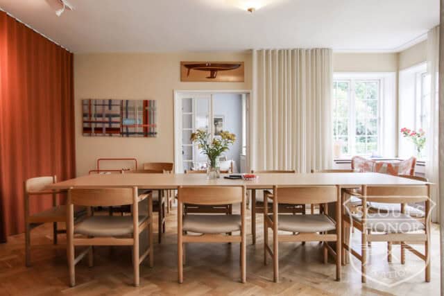 rødt hus stråtækt mødelokale i skoven nordsjælland location denmark scoutshonor 68