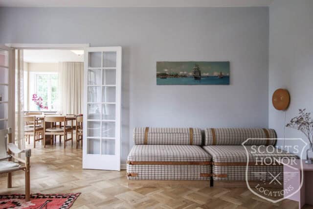 rødt hus stråtækt mødelokale i skoven nordsjælland location denmark scoutshonor 74