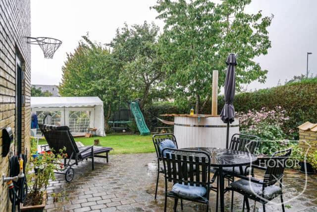 outdoor jacuzzi townhouse retro aarhus villa location denmark scoutshonor 07