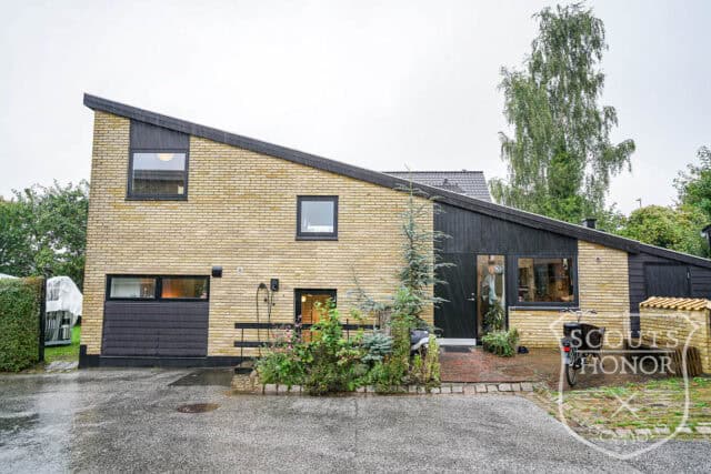 outdoor jacuzzi townhouse retro aarhus villa location denmark scoutshonor 17