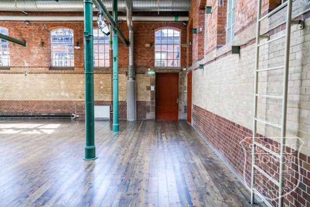 plats industriell foajé lagerhall malmlö location sweden scoutshonor 04