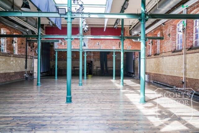 plats industriell foajé lagerhall malmlö location sweden scoutshonor 06