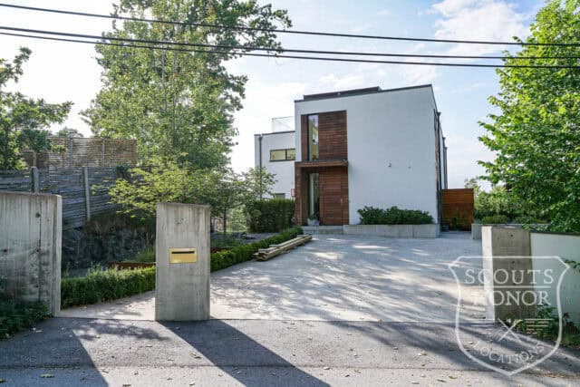 villa naturtomt modern arkitektur utsikt över sjö klippor location denmark scoutshonor 04