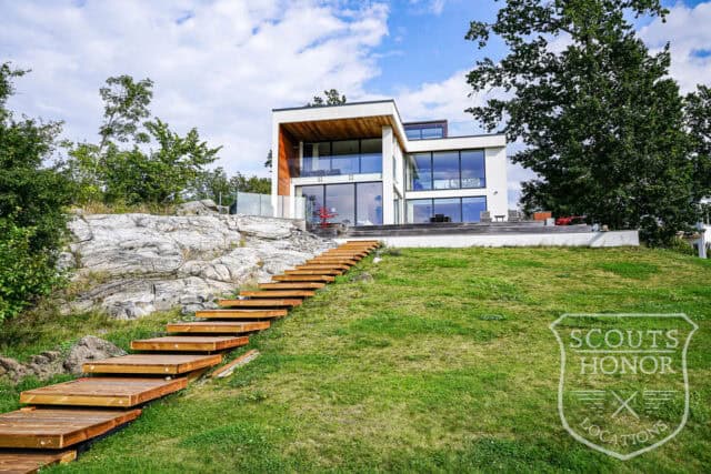 villa naturtomt modern arkitektur utsikt över sjö klippor location denmark scoutshonor 09