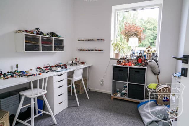 villa naturtomt modern arkitektur utsikt över sjö klippor location denmark scoutshonor 56