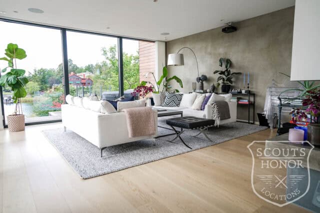 villa naturtomt modern arkitektur utsikt över sjö klippor location denmark scoutshonor 61