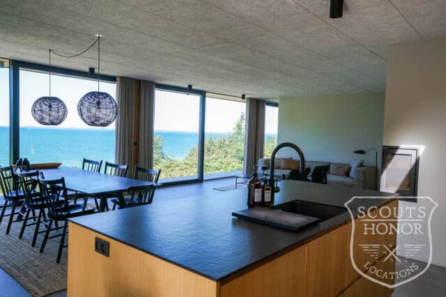 sommerhus moderne havudsigt træbeklædning sjælland location denmark scoutshonor 69