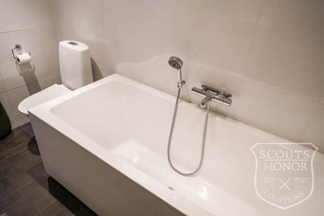 villa stockholm area grönt kök 60 tal färger pojkrum location sweden scoutshonor 25