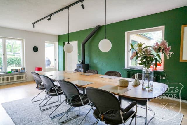 villa stockholm area grönt kök 60 tal färger pojkrum location sweden scoutshonor 66