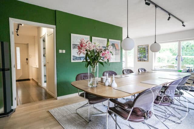 villa stockholm area grönt kök 60 tal färger pojkrum location sweden scoutshonor 67