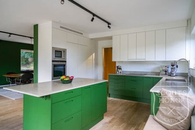 villa stockholm area grönt kök 60 tal färger pojkrum location sweden scoutshonor 72