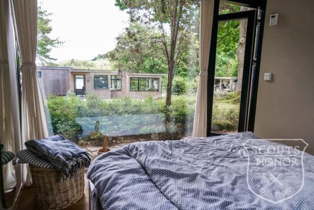 sommerhus moderne arkitektur udsigt til sø naturgrund idyllisk location denmark scoutshonor 11