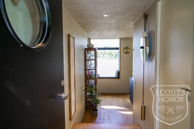 sommerhus moderne arkitektur udsigt til sø naturgrund idyllisk location denmark scoutshonor 78
