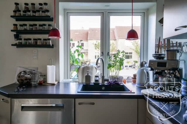 rækkehus gule mursten retro kælder københavn location denmark scoutshonor 38