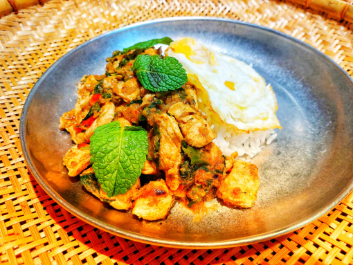 Isan Phad Kraprao Kai - Afbeelding 3