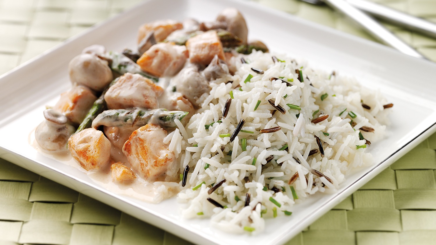 Recipe_Image_1500x844px_salmon_asparagus_stroganoff