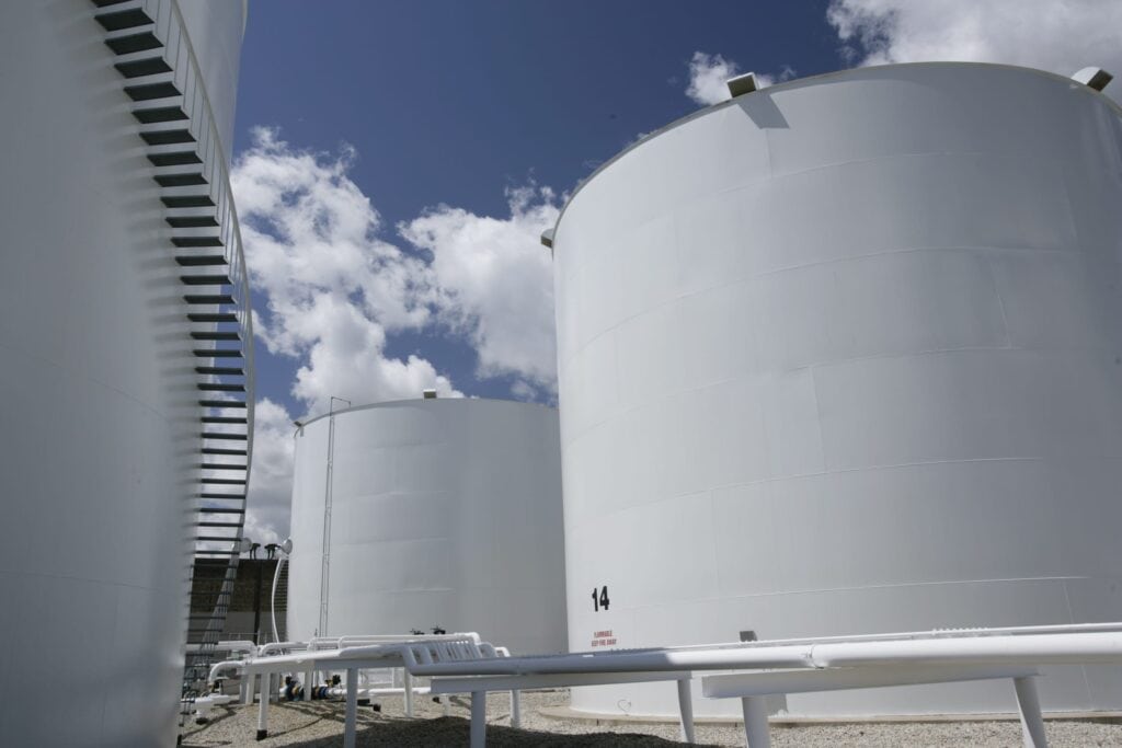 Image of one of U.S. Energy's fuel terminals that is supporting its retail and branded fuel customers.