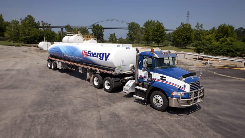 Image of a U.S. Energy branded tanker truck providing wholesale fuel distribution services 