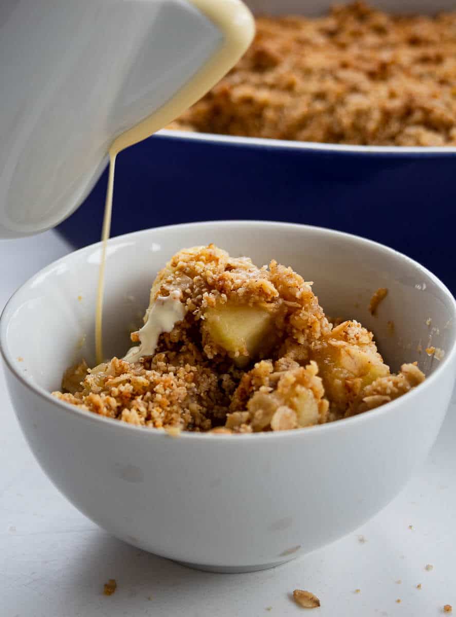 Low Carb Apple Gingerbread Crumble